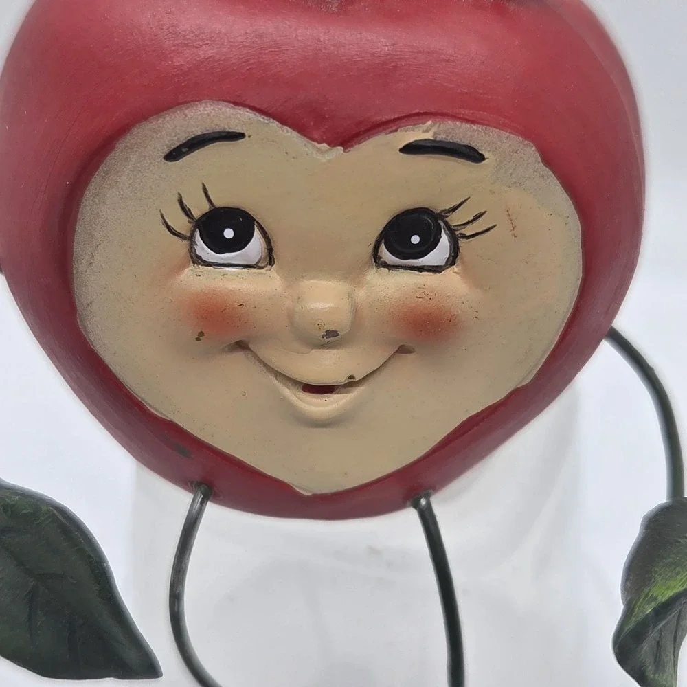 VTG Collections Etc Anthropomorphic Red Apple Resin Shelf Sitter‎ Wire Limbs